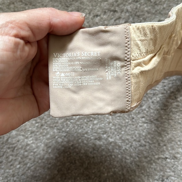 Victoria’s Secret strapless bra - Picture 3 of 5